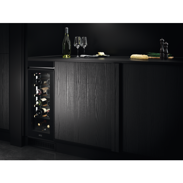 AEG - Vinotéky pod kuchyňskou linku - AWUS018B7B