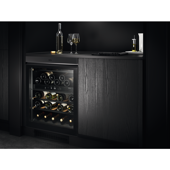 AEG - Vinotéky pod kuchyňskou linku - AWUD040B8B