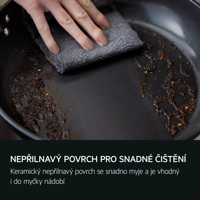 NEPŘILNAVÝ POVRCH PRO SNADNÉ ČIŠTĚNÍ Keramický nepřilnavý povrch se snadno myje a je vhodný i do myčky nádobí