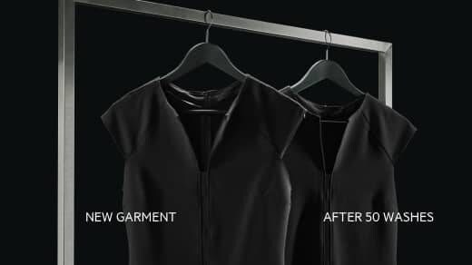 Černé šaty na ramínku